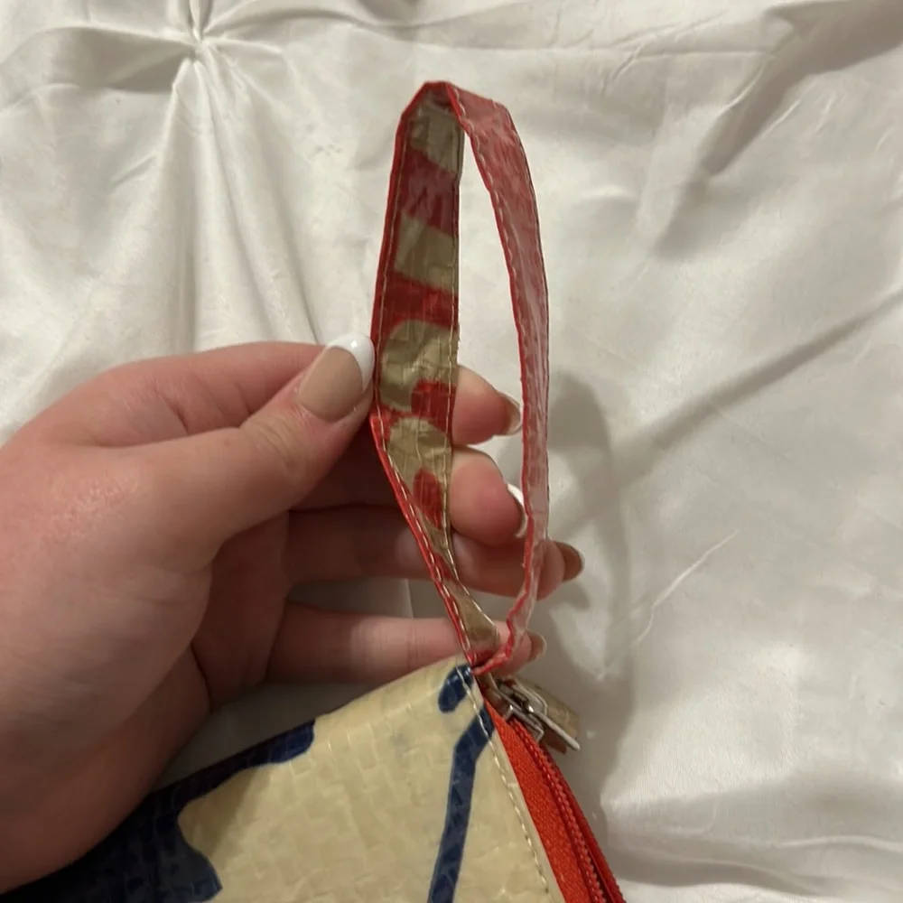 Malia recycled bag wristlet